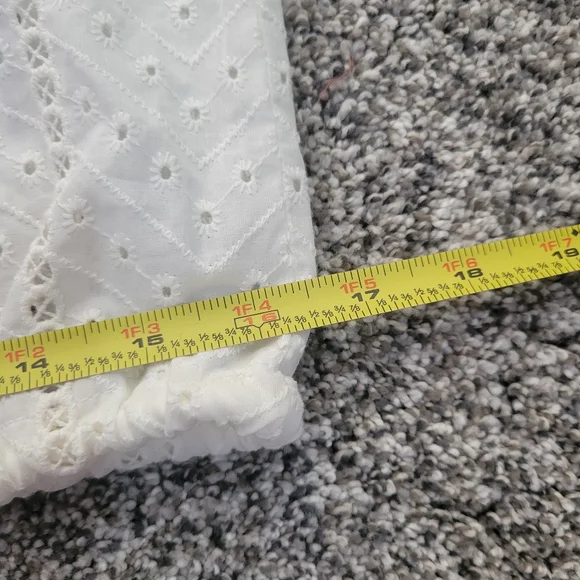 KIRIOUS boutique NWT Eyelet Top Blouse White Medium Crop - Picture 8 of 13